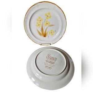 Vintage 1970s classic Hearthside handpainted stoneware floral pattern dishes .